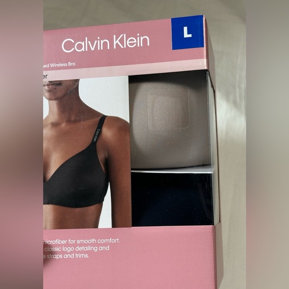 Calvin Klein Underwear Black and Beige Wireless Bra Pack 🤍🤍 - Picture 5 of 5